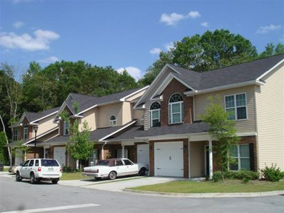 OAK POINTE TOWNHOMES